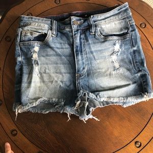 Francesca’s fringe Jean shorts size 28 nwot